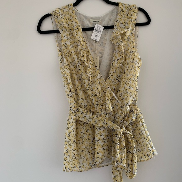 Max Studio Yellow Floral Sleeveless blouse, Small, NWT - Picture 2 of 6
